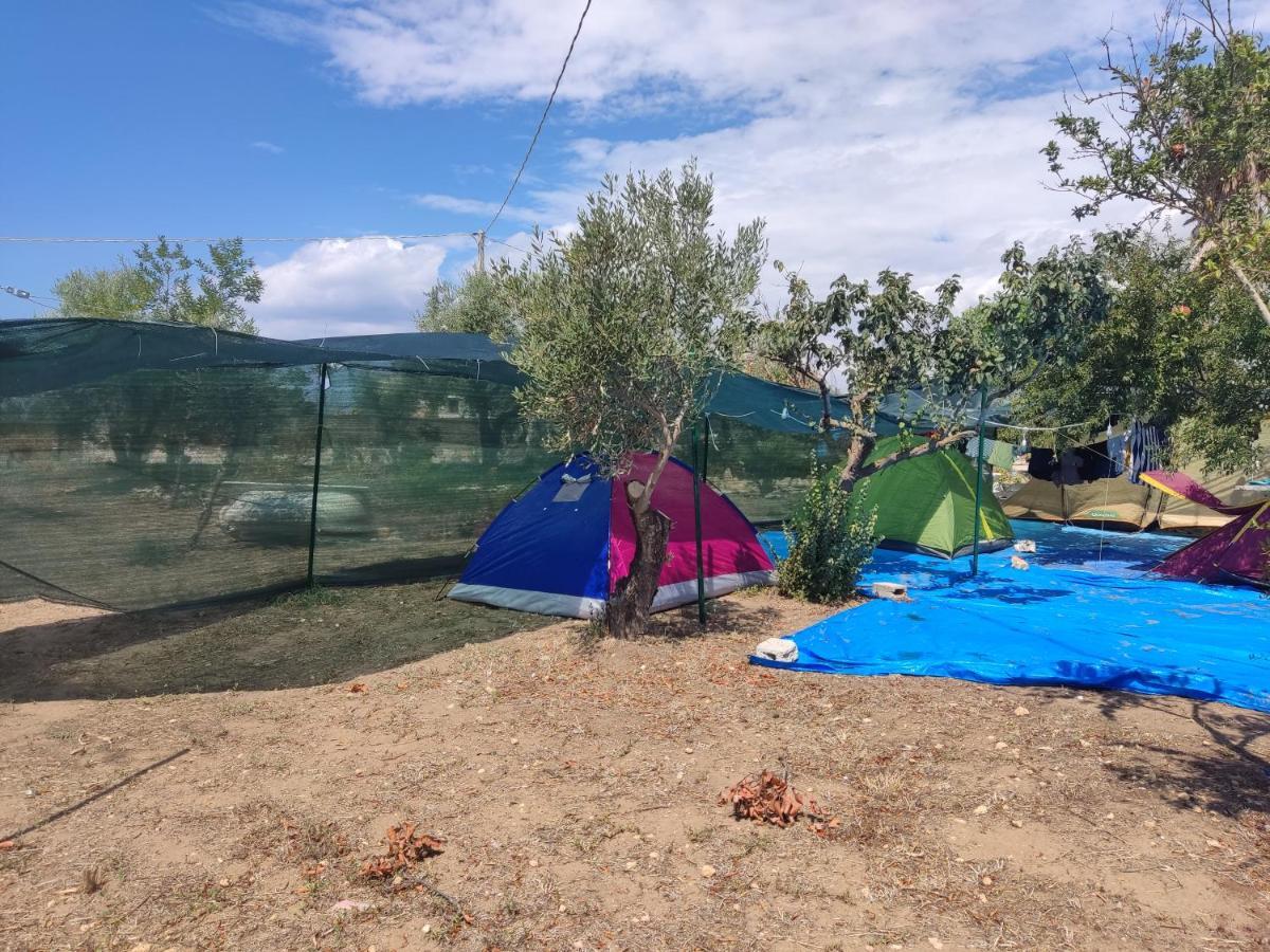 Aree Tende Presso La Casa In Campagna Di Ottavia Hotel Alezio Exterior foto